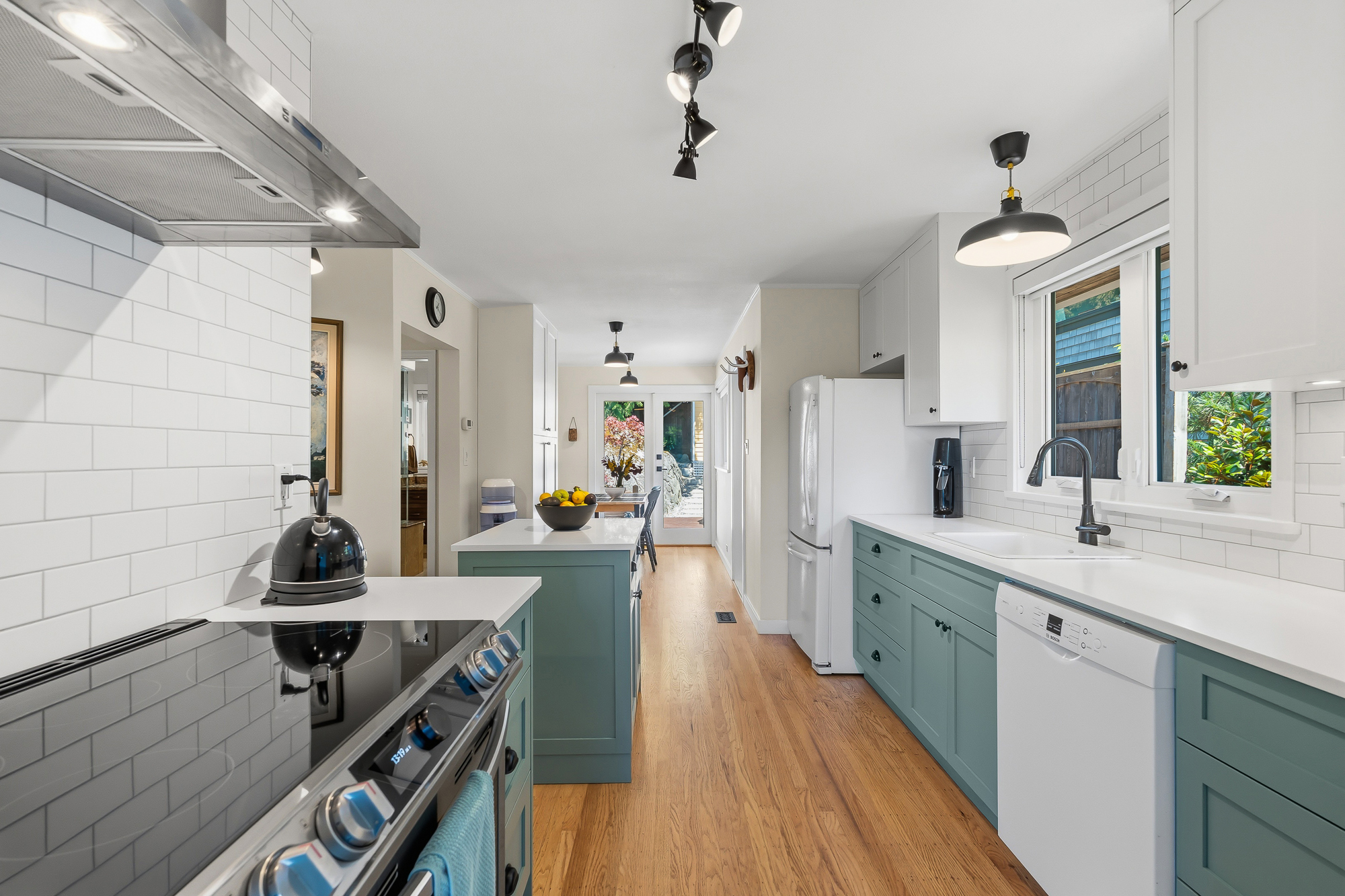 6577 Marine Drive